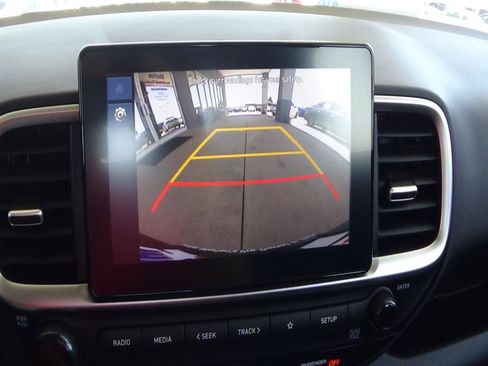 Used 2025 Hyundai Venue SEL FWD image 24
