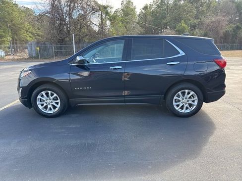 Used 2020 Chevrolet Equinox LT image 2