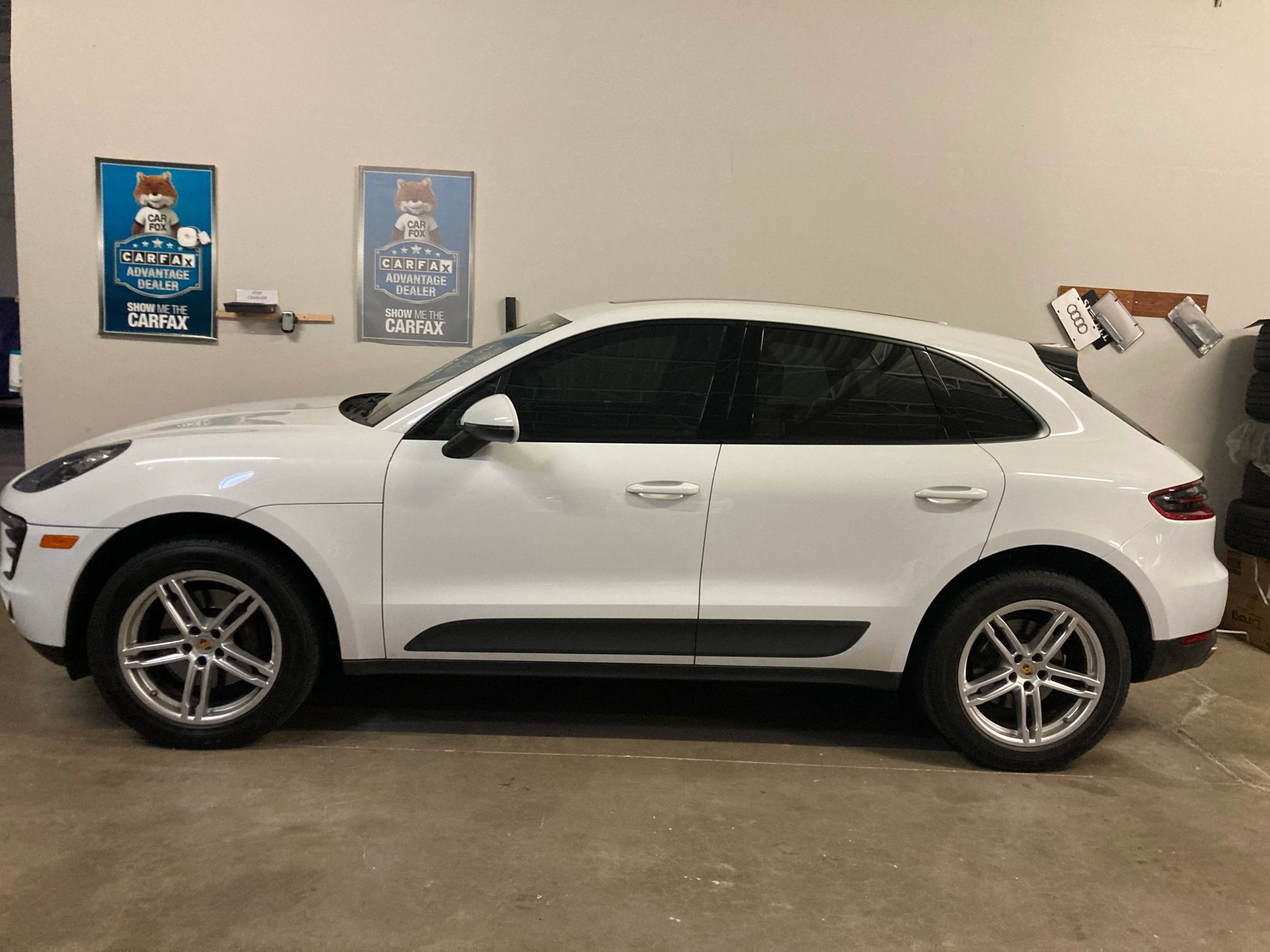 Used 2018 Porsche Macan AWD/4WD image 28