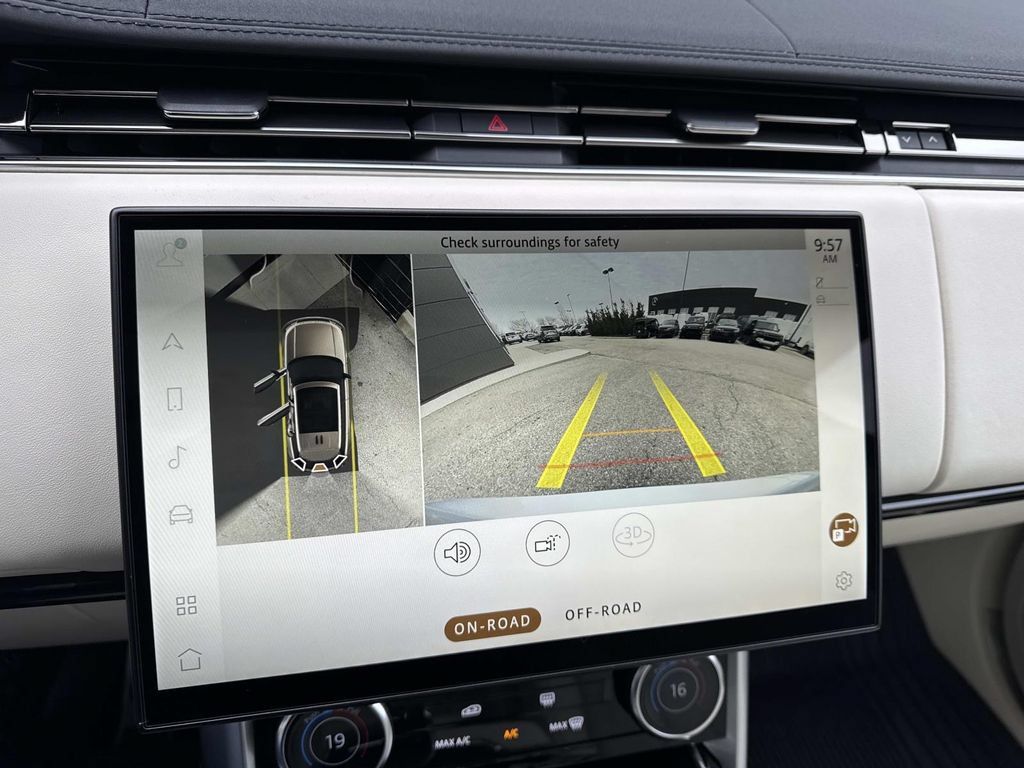 Used 2023 Land Rover Range Rover SE AWD/4WD image 24