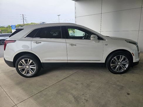 Used 2024 Cadillac XT5 Premium Luxury w/ Technology Package AWD/4WD image 6