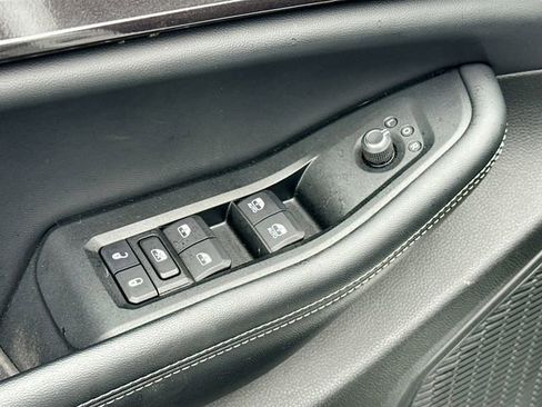 Used 2023 Jeep Grand Cherokee Laredo image 19