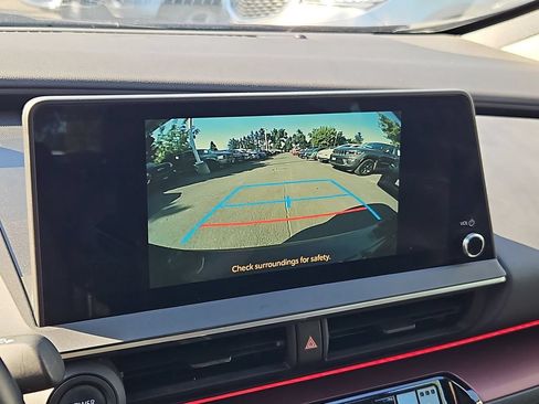 Used 2024 Toyota Prius Prime FWD image 24