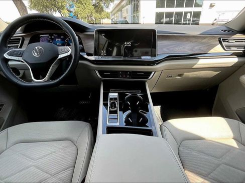 New 2026 Volkswagen Atlas SE image 5