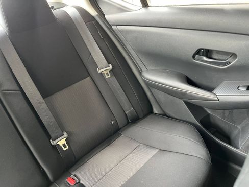 Used 2025 Nissan Sentra SV FWD image 40