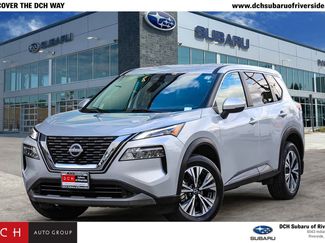 Used 2022 Nissan Rogue SV image 1