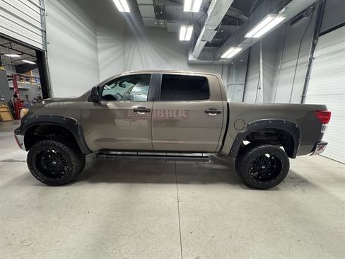 Used 2013 Toyota Tundra 4x4 CrewMax image 4