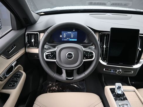 New 2026 Volvo XC90 B6 Plus w/ Protection Package AWD/4WD image 18