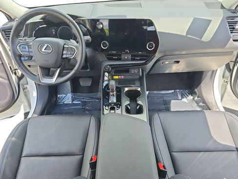 Used 2024 Lexus NX 250 FWD image 9