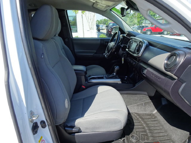 Used 2018 Toyota Tacoma SR5 AWD/4WD image 15