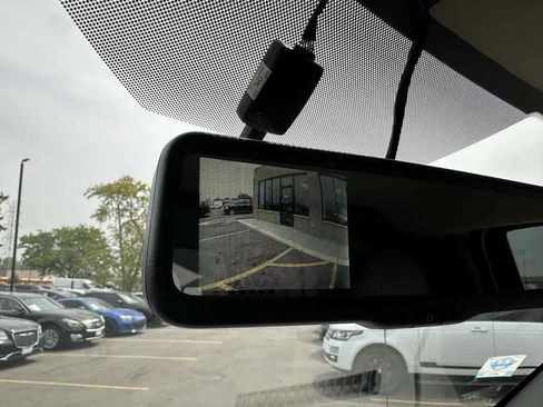 Used 2015 Chevrolet Express 2500 image 21