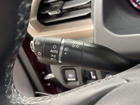 Used 2023 GMC Acadia Denali image 21