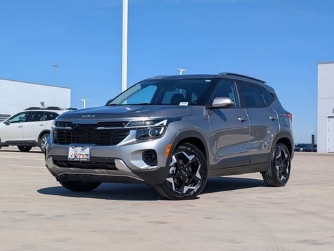 Used 2025 Kia Seltos S image 1