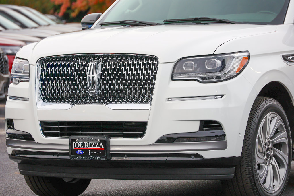 Used 2024 Lincoln Navigator Premiere AWD/4WD image 15