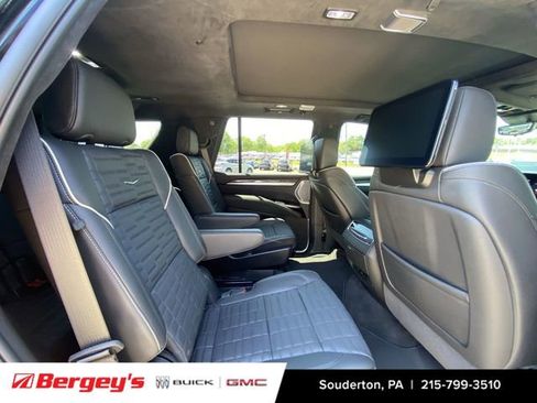 Used 2025 Cadillac Escalade V AWD/4WD image 30