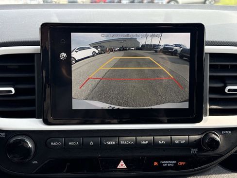 Certified 2022 Hyundai Venue Limited FWD image 5