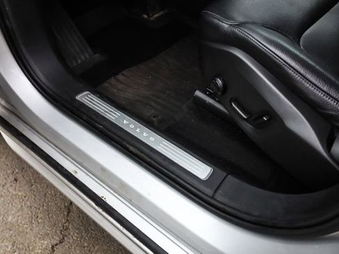 Used 2018 Volvo XC90 T6 Momentum w/ Convenience Package image 60