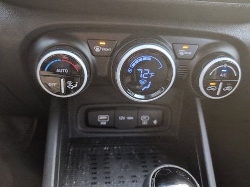 Used 2023 Hyundai Venue Limited w/ Cargo Package image 28