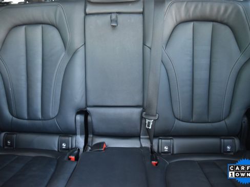 Used 2022 BMW X7 M50i w/ Cold Weather Package image 10