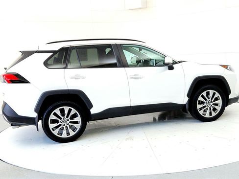 Used 2019 Toyota RAV4 Limited image 6