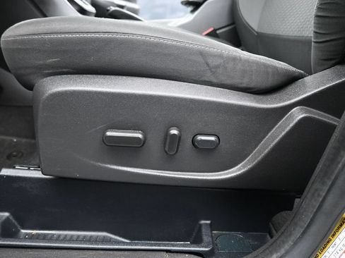 Used 2017 Ford C-MAX SE FWD image 10