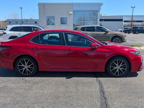 Used 2023 Toyota Camry SE image 6