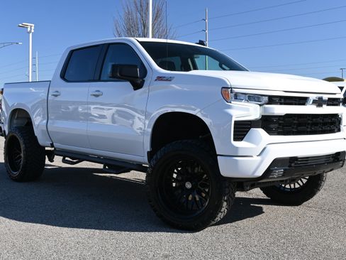 Used 2023 Chevrolet Silverado 1500 RST w/ Convenience Package II image 2