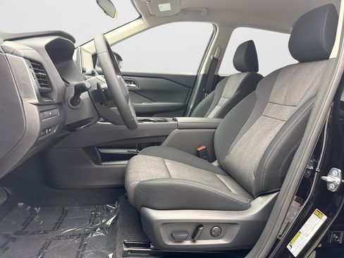 Used 2026 Nissan Rogue SV w/ Cold Weather Package AWD/4WD image 11