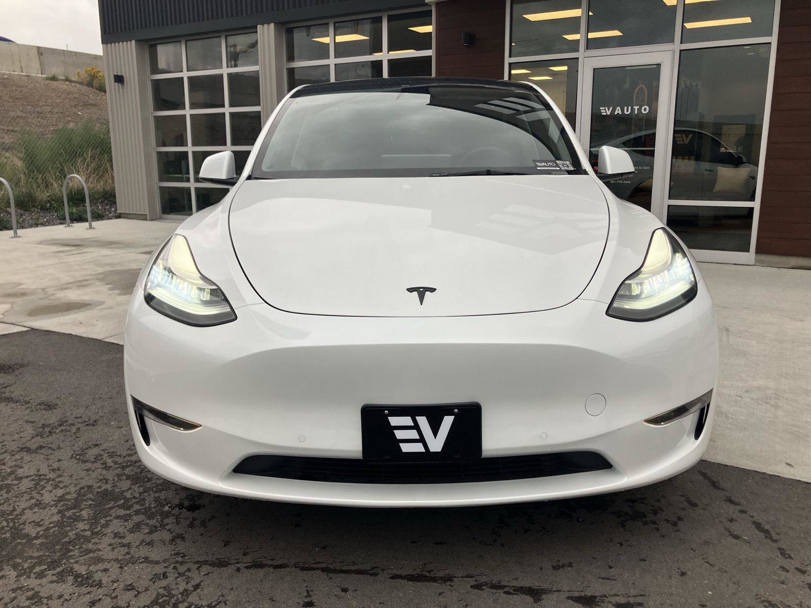 Used 2022 Tesla Model Y Long Range AWD/4WD image 3