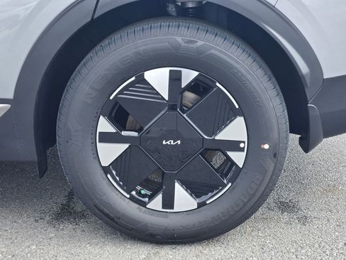 New 2026 Kia Sportage LX FWD image 17