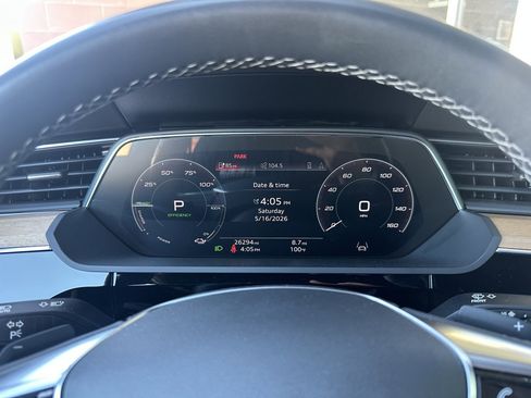 Used 2024 Audi Q8 e-tron Premium Plus w/ Premium Plus Package AWD/4WD image 21