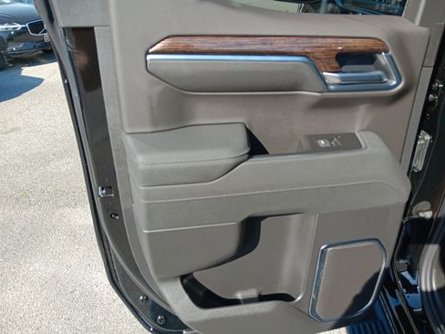 New 2026 GMC Sierra 1500 Elevation image 15