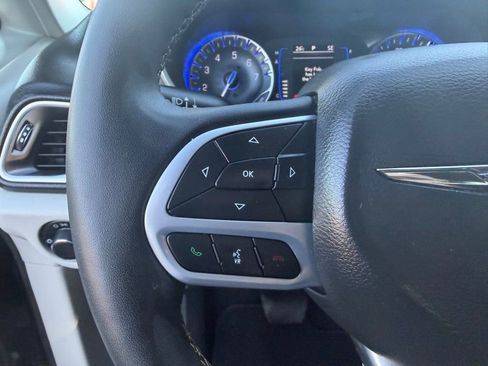 Used 2023 Chrysler Voyager LX image 30