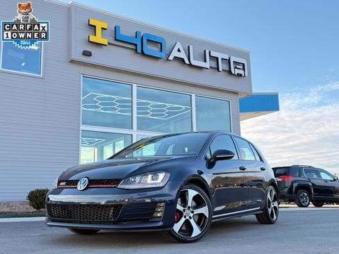 Used 2017 Volkswagen GTI SE image 1
