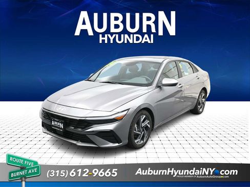 Used 2024 Hyundai Elantra SEL w/ Convenience Package FWD image 1
