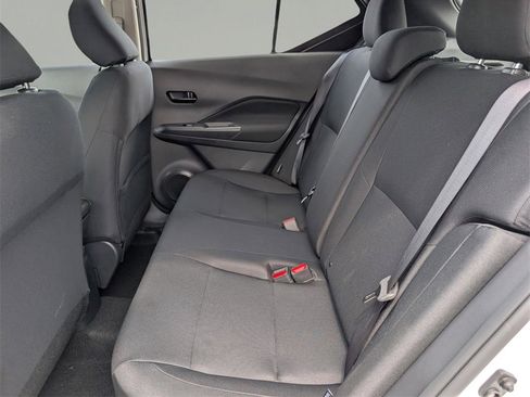 New 2025 Nissan Kicks Play S image 9