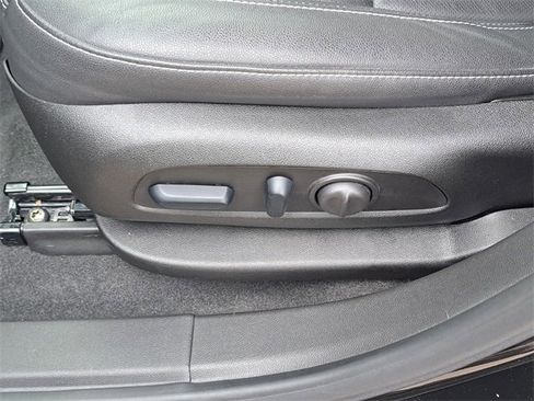 Used 2024 Chevrolet Blazer LT w/ LPO, Black Grille Bar Package image 21