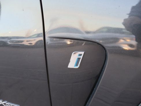 Used 2017 BMW X5 xDrive40e image 4