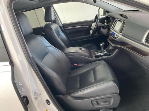 Used 2018 Toyota Highlander Limited AWD/4WD image 9