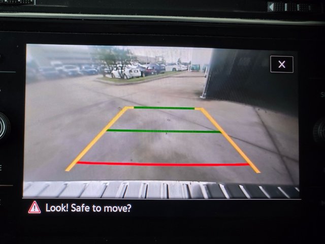 Used 2022 Volkswagen Tiguan SE FWD image 12