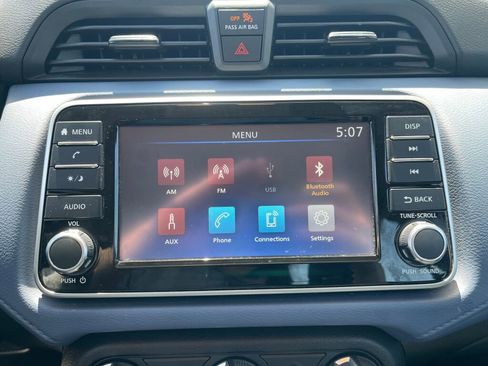 Used 2023 Nissan Versa SV FWD image 8