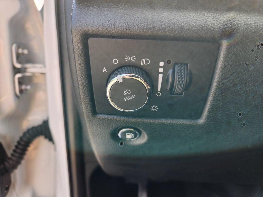 Used 2020 Jeep Grand Cherokee Overland AWD/4WD image 17