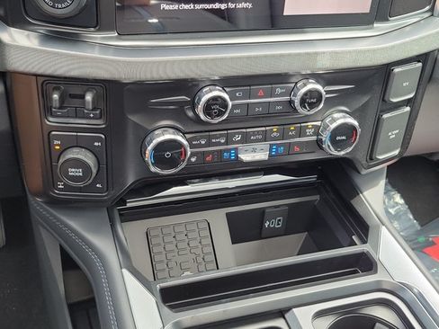 New 2026 Ford F250 Platinum AWD/4WD image 32