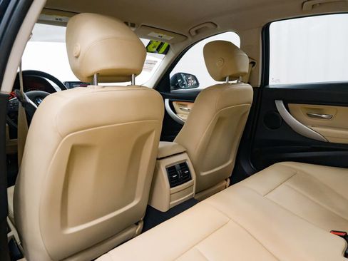 Used 2018 BMW 320i xDrive Sedan image 24