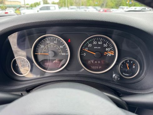 Used 2016 Jeep Wrangler Unlimited Sahara image 20