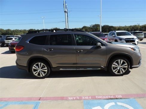 Used 2022 Subaru Ascent Limited w/ Technology Package image 4