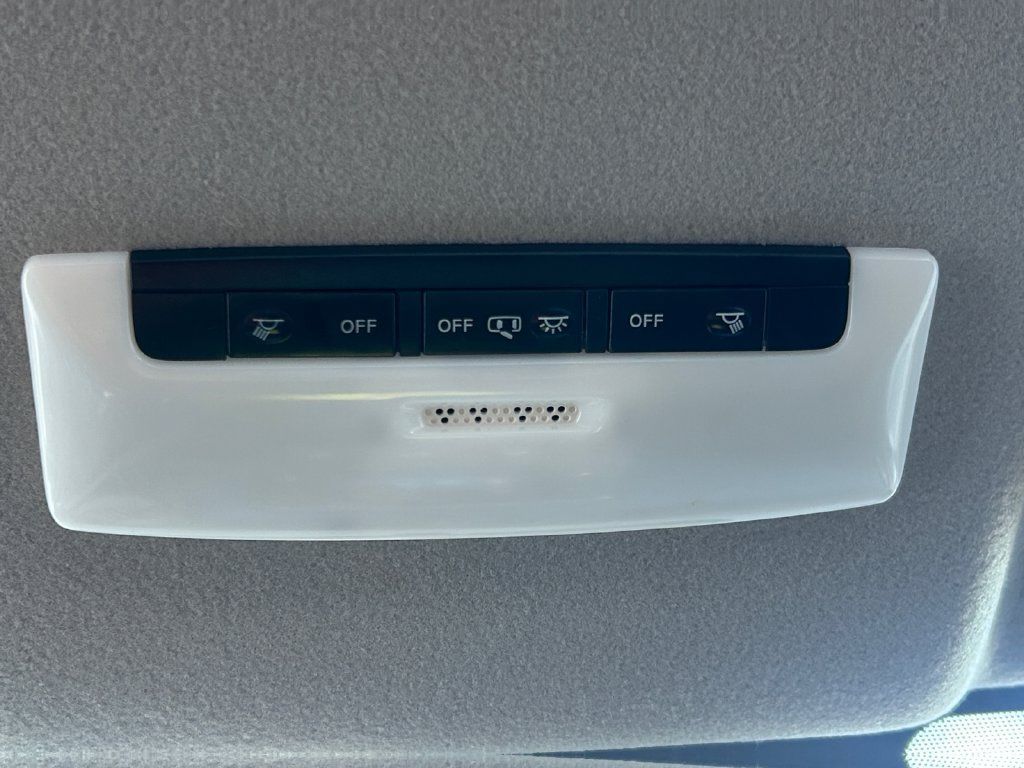 Used 2024 Nissan Versa SV FWD image 33