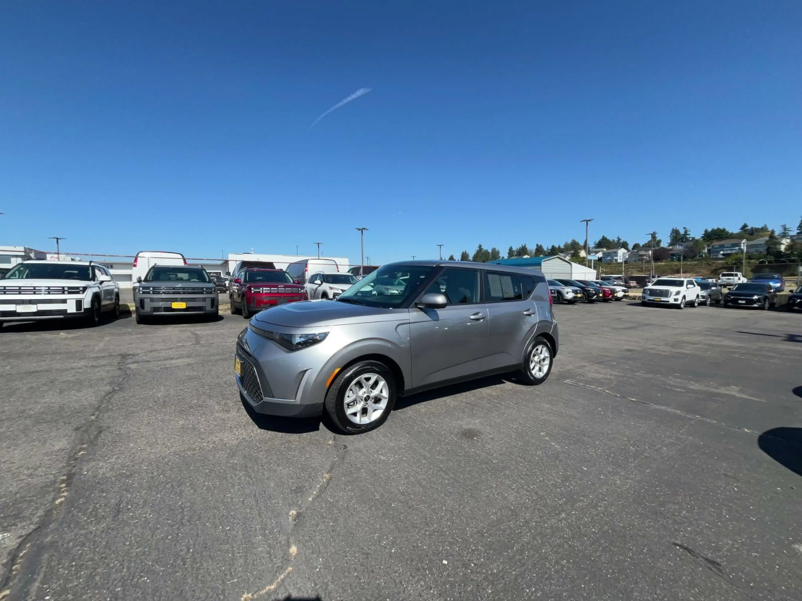 Used 2025 Kia Soul LX w/ LX Technology Package FWD image 7