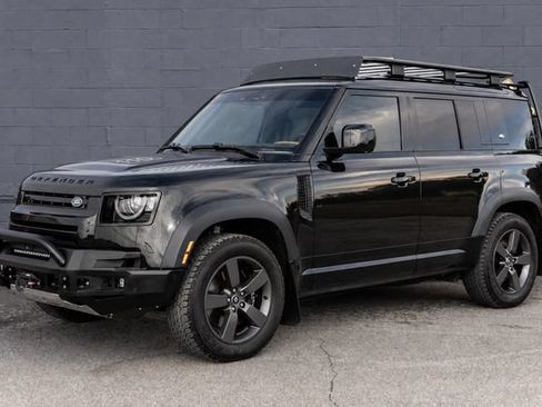 Used 2024 Land Rover Defender 110 V8 AWD/4WD image 2