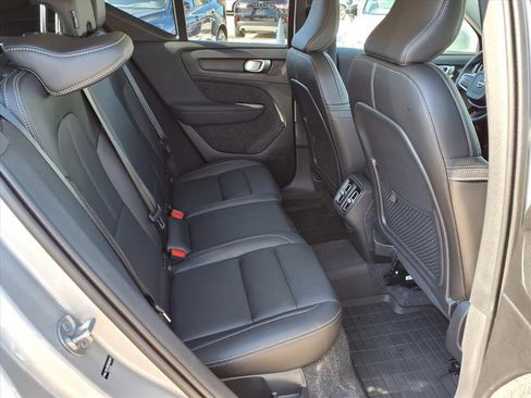 Used 2025 Volvo XC40 B5 Core w/ Protection Package Premier image 15